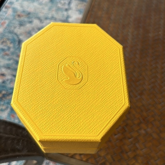 Swarovski Signum Bracelet, Swan, White, Rhodium plated new in gift box. - Picture 9 of 10